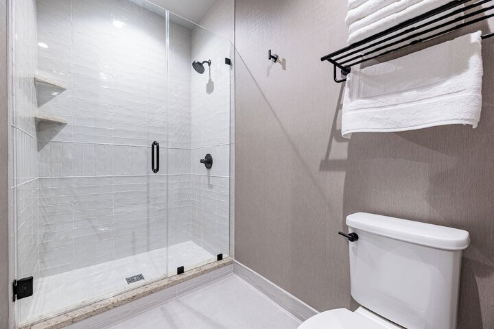Room 328 of 341