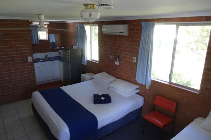 Room 4 of 24