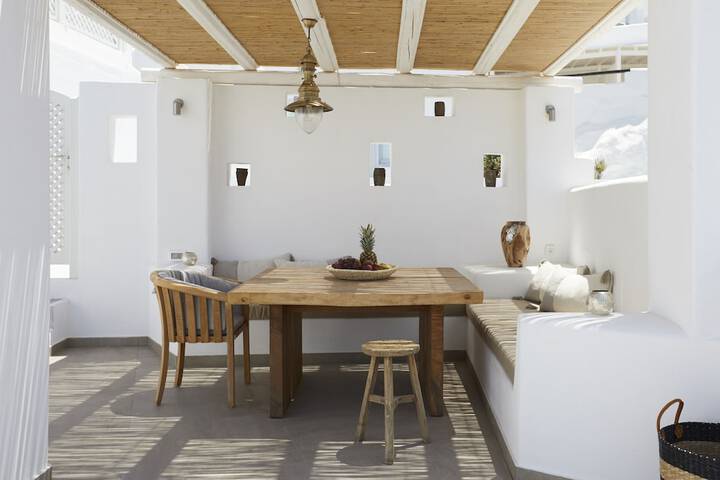Room 107 of 295