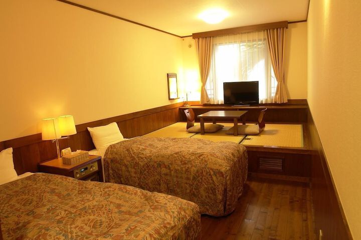Room 19 of 35