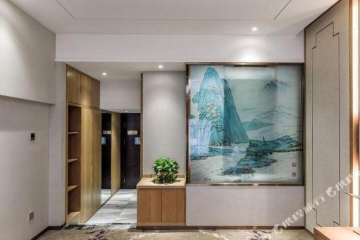 Jingsheng Hotel (Chongqing Daping Paradise Walk)