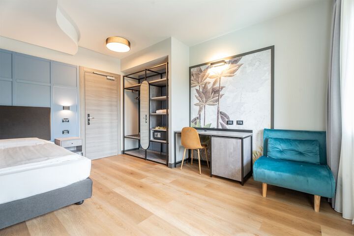 Room 52 of 138
