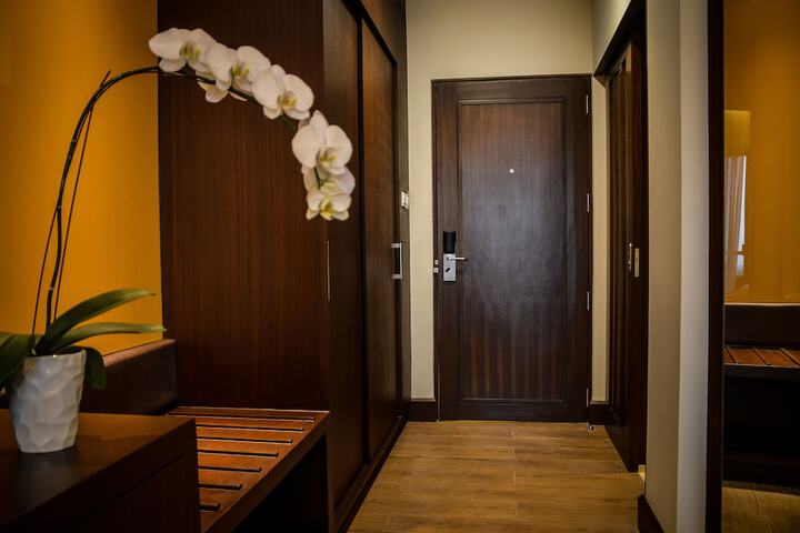 Room 10 of 113