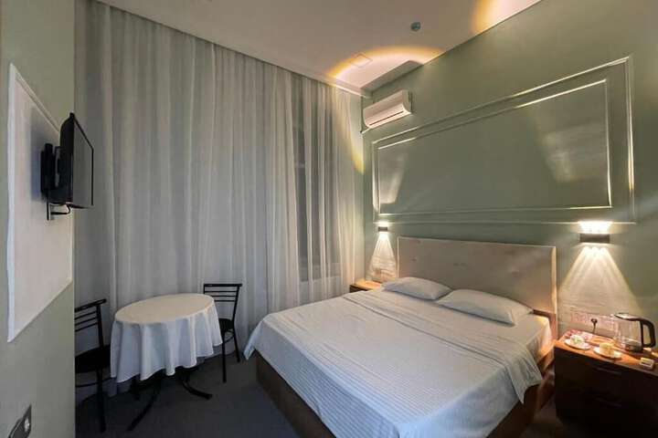 Room 12 of 35