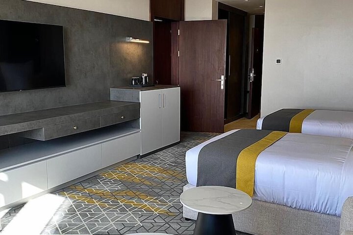 Room 8 of 19