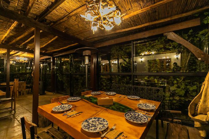 Dining 89 of 107