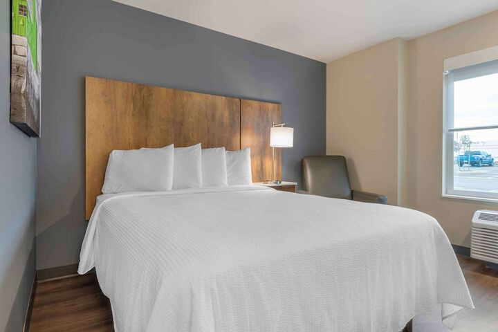 Standard Studio 1 Queen Bed (11 of 14)