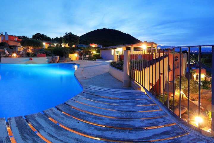 Pool Hotel