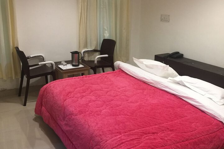 Room 9 of 29