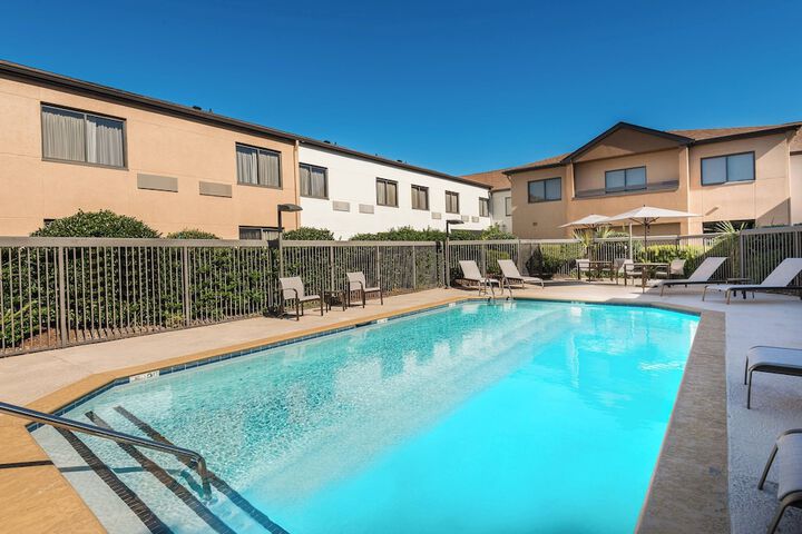 Pool 20 of 37