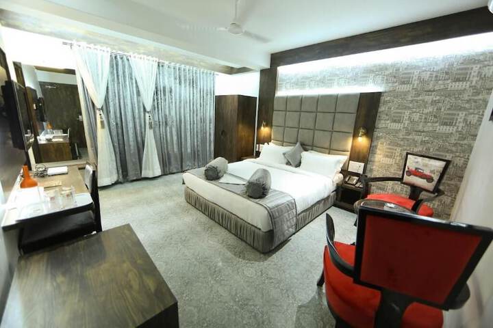 Room 17 of 31