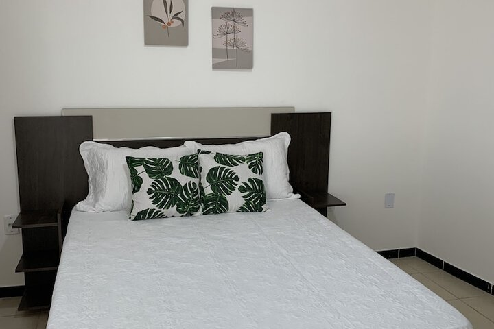 Room 4 of 9