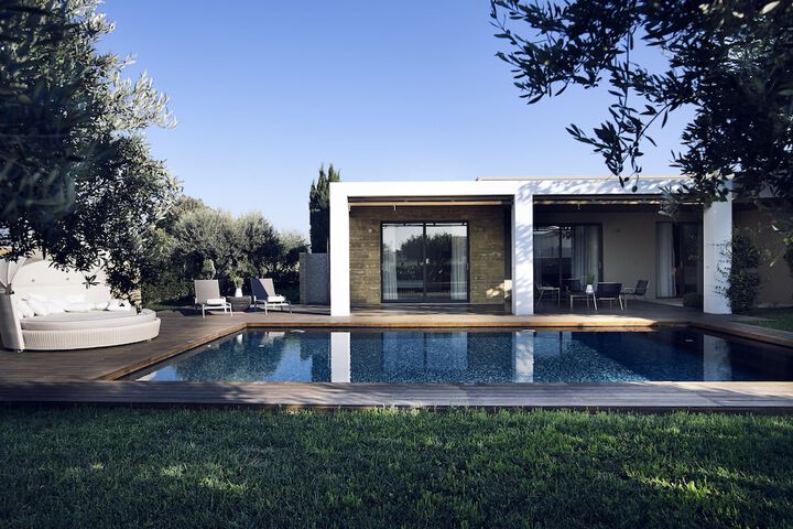Pool 61 of 185
