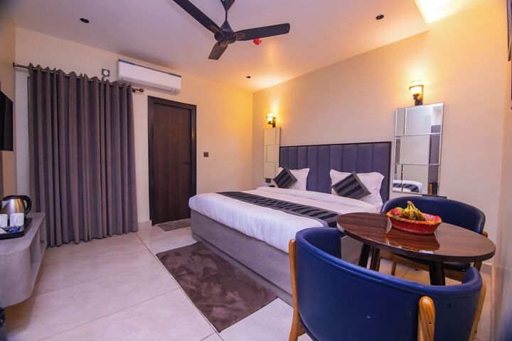 Room 17 of 44
