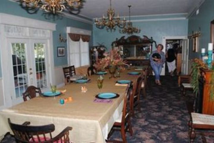 Dining 4 of 25
