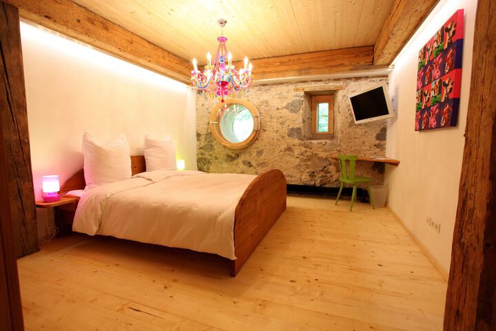 Room 11 of 70