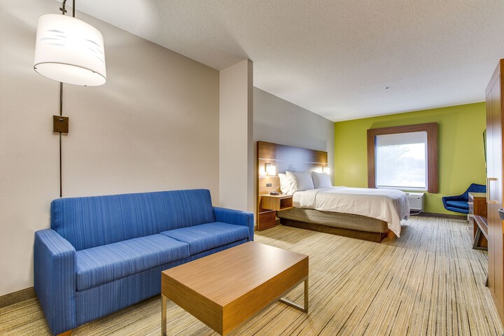 Room 9 of 40