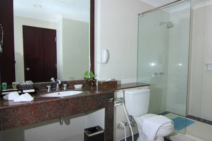 Room 13 of 39