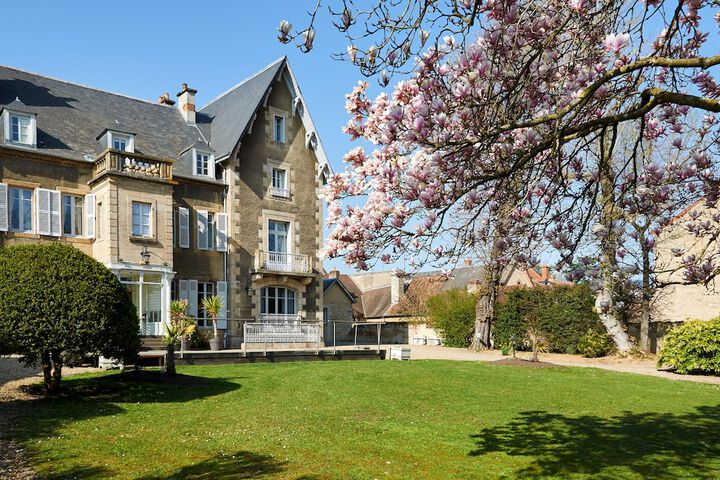 Exterior of Le Clos De Bourgogne