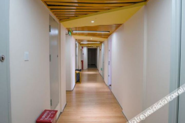 Hotel Interior 10 of 40