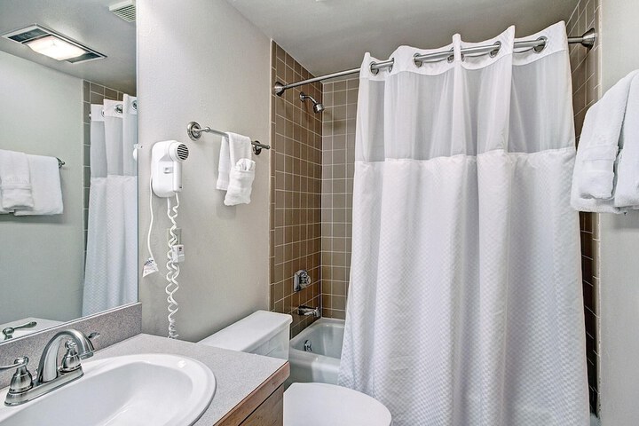 Room 14 of 26