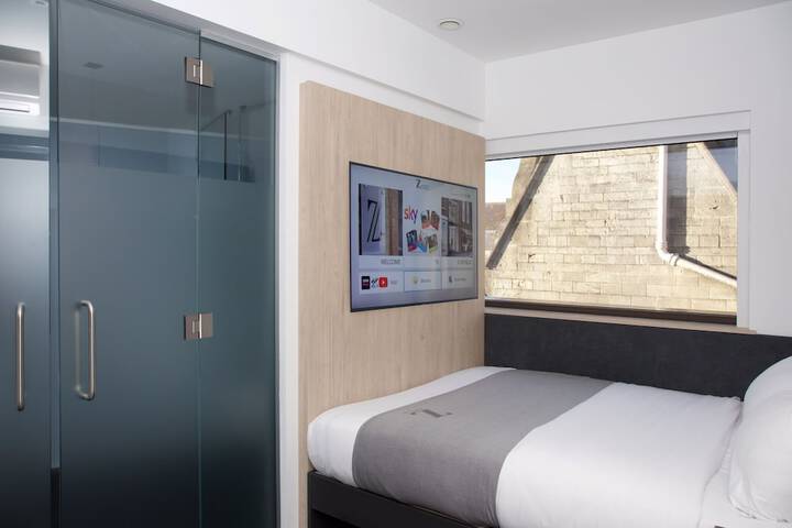 Room 6 of 50