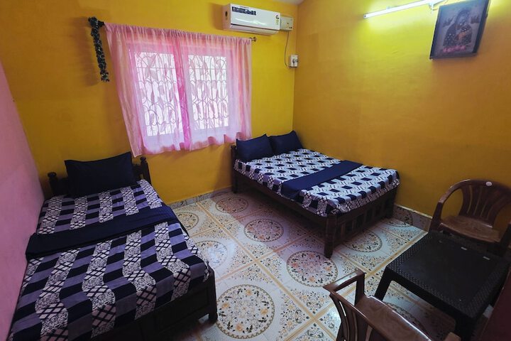 Room 6 of 33