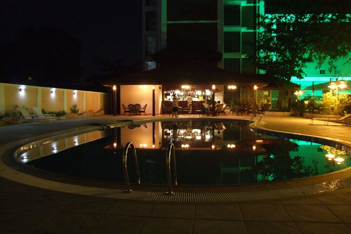 Pool 30 of 50