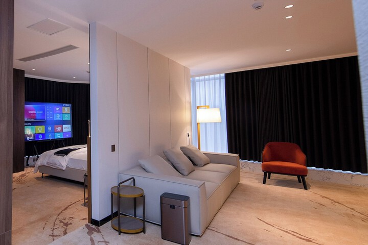 Room 74 of 148