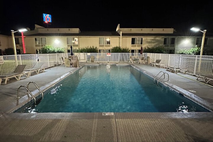 Pool 79 of 123