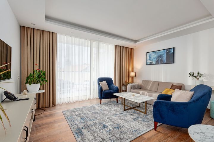 Room 22 of 48