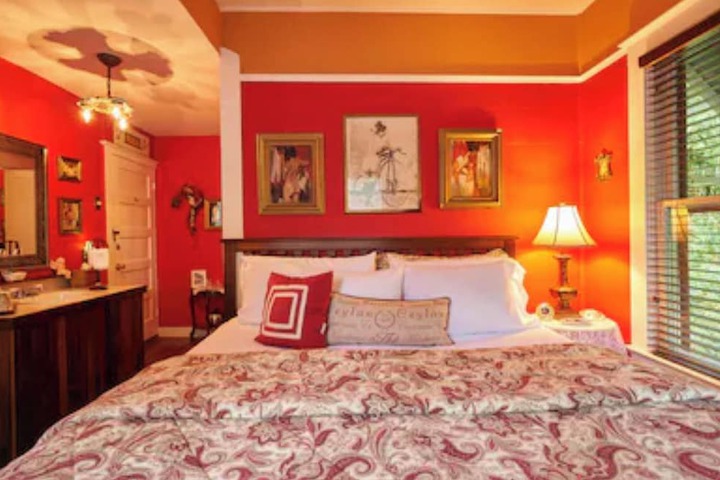 Room 2 of 78