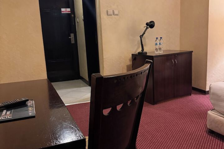 Room 11 of 25