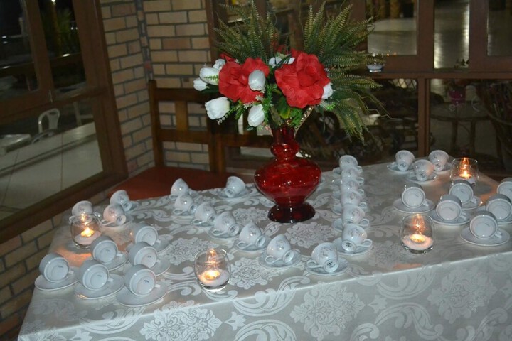 Dining 62 of 82