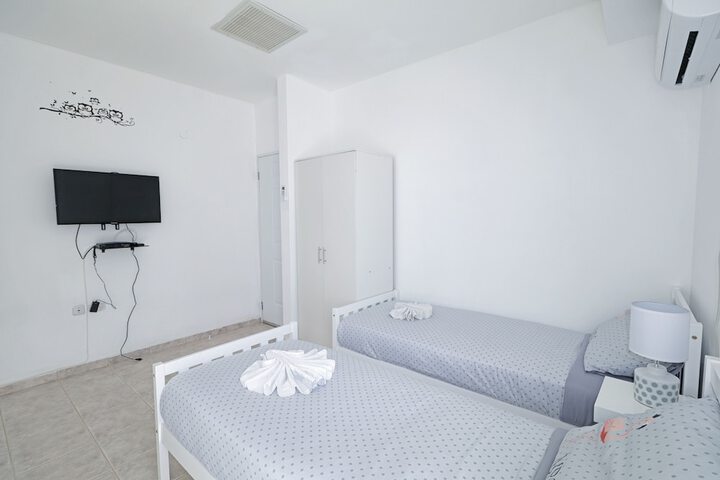 Room 11 of 70