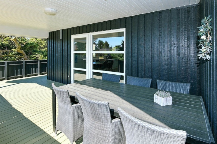 Terrace/Patio 6 of 16