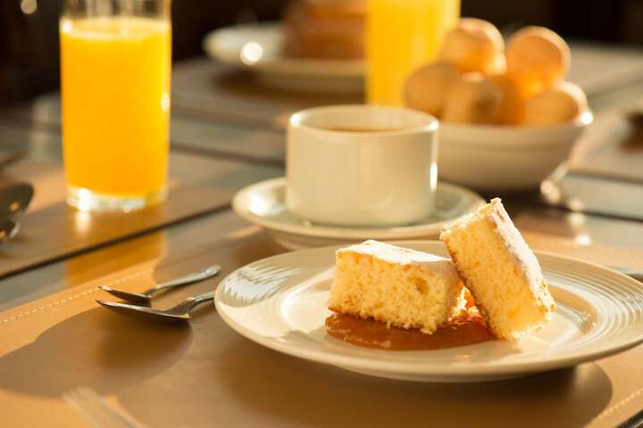 Breakfast/Coffee Service 25 of 25