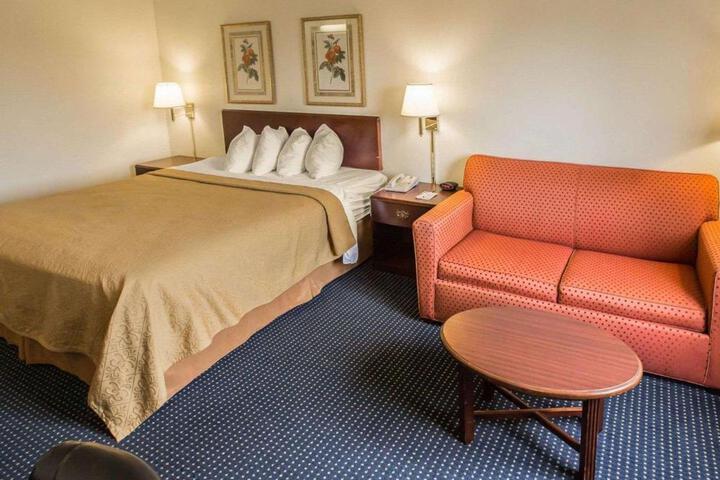Standard | King Bed (3 of 9)
