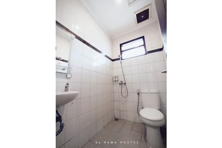 Room 42 of 49