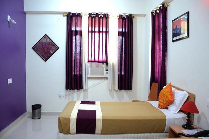 Room 21 of 57