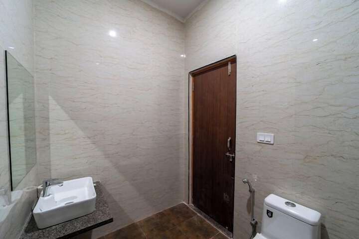 Room 8 of 23