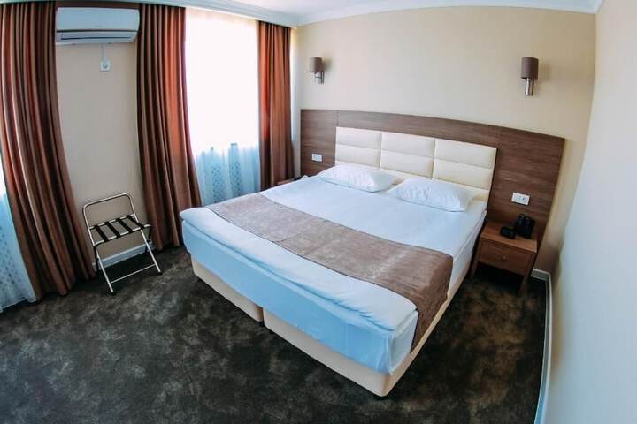 Room 16 of 35