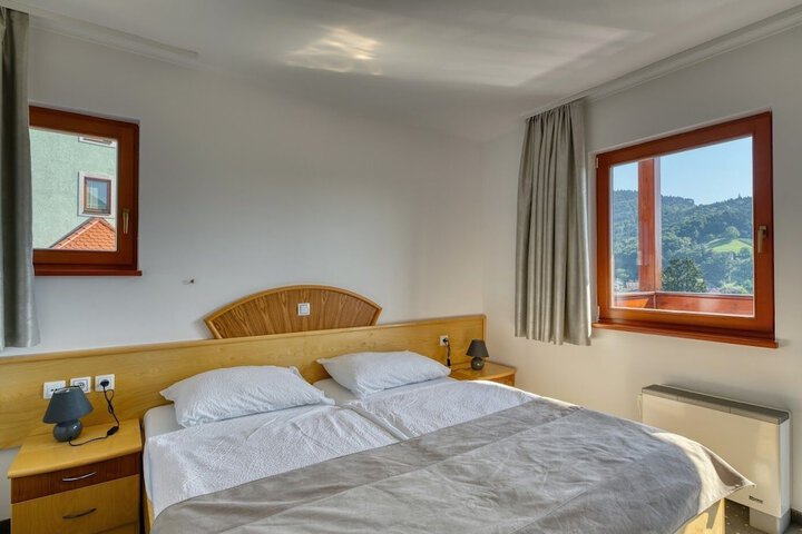 Room 4 of 39