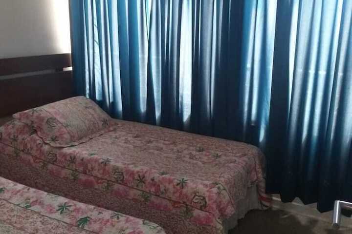 Room 10 of 20