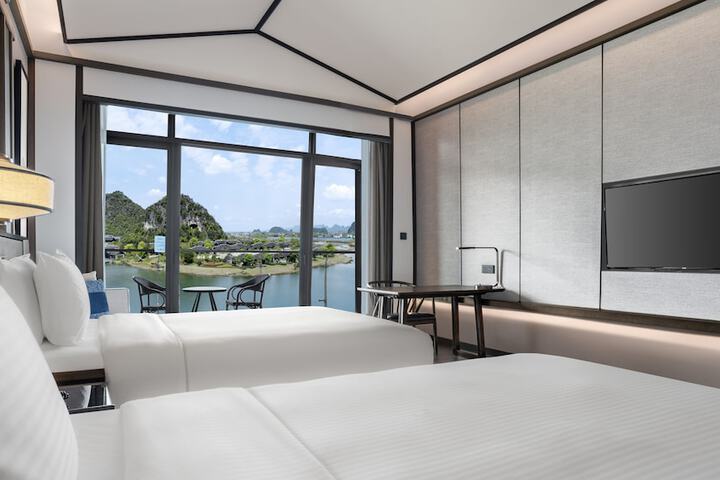 Room 10 of 49