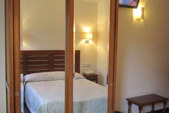 Room 9 of 54