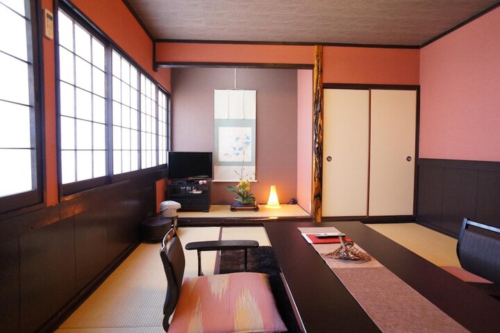 Room 18 of 53
