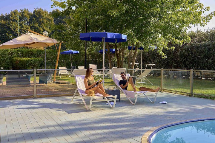 Hotel Pool