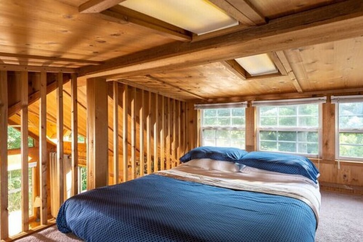Room 4 of 162