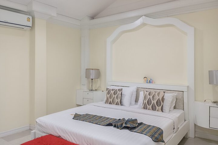 Room 9 of 52